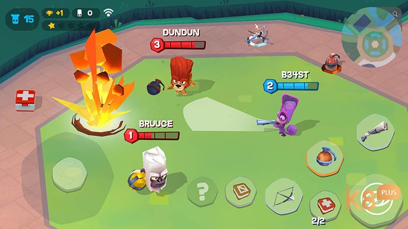Nhóm người chơi vừa trò chuyện vừa giải trí trong lúc cùng chơi game online