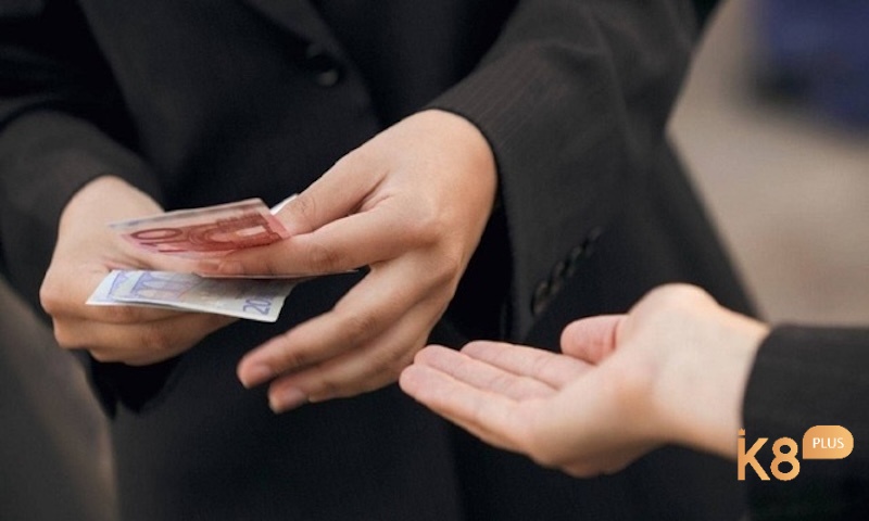 Mơ thấy bán hàng nhưng bị đòi nợ thể hiện cho những áp lực cuộc sống mà bạn gặp phải