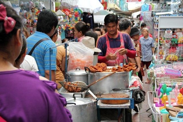 Mơ thấy bán hàng số mấy? Giải mã chi tiết & con số may mắn